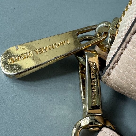 MICHAEL KORS JET SET ZIP-AROUND TRAVEL WALLET/ WRISTLET - Picture 5 of 15